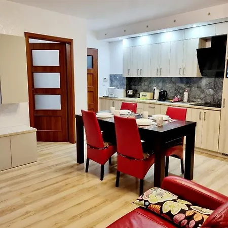 Apartament Przy Porcie Jachtowym 달로브코