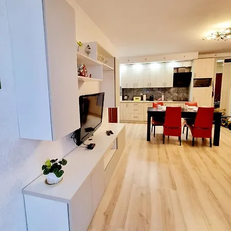 Apartament Przy Porcie Jachtowym 달로브코