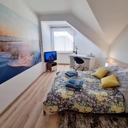 Apartament Przy Porcie Jachtowym * 달로브코