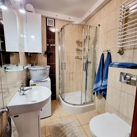 Apartament Przy Porcie Jachtowym * 달로브코