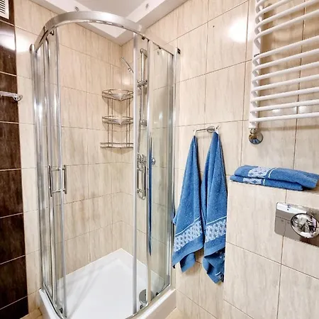 Apartament Przy Porcie Jachtowym 달로브코